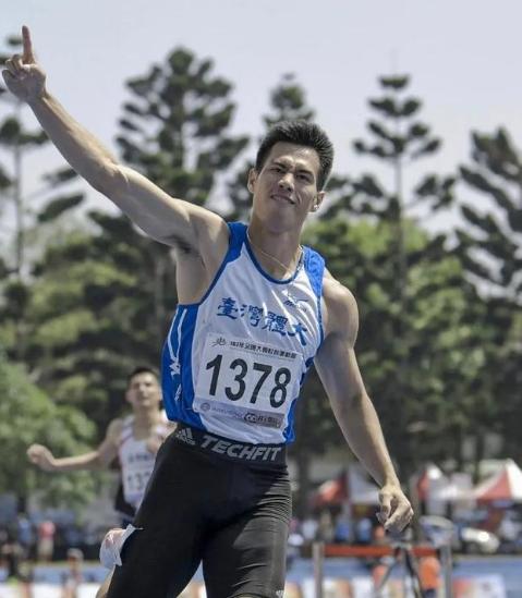 运动员穿紧身裤重要性,为什么职业运动员都喜欢穿紧身裤