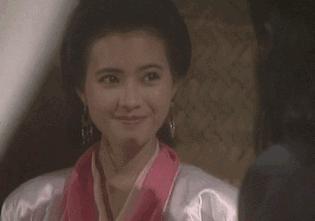 蓝洁瑛并非真的神经，而是逃避