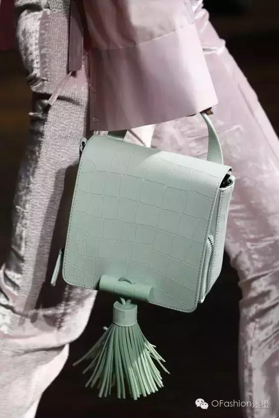 背了很多年的包,背了好几年的包