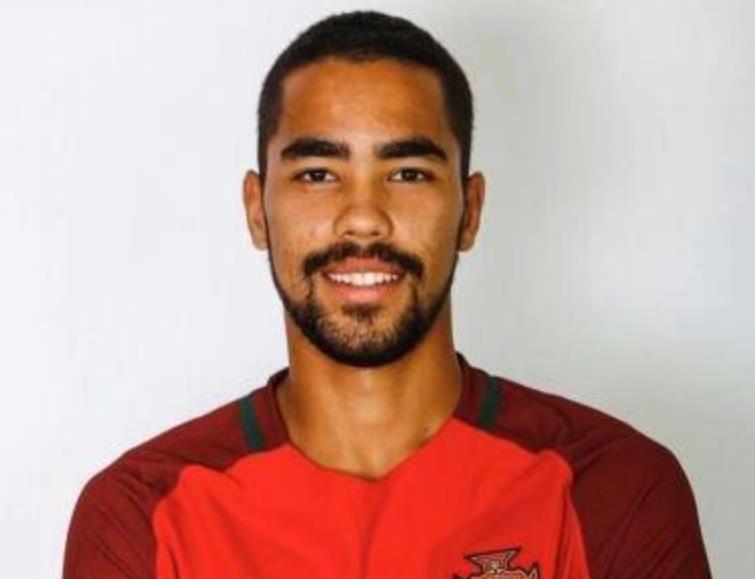 中国足球归化还有必要继续吗,中国足球目前归化成功了几人