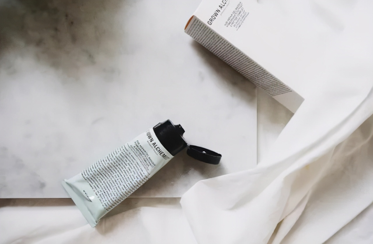 只要小几百就能买到Acne平替，高逼格小*香众**薰和王一博同款