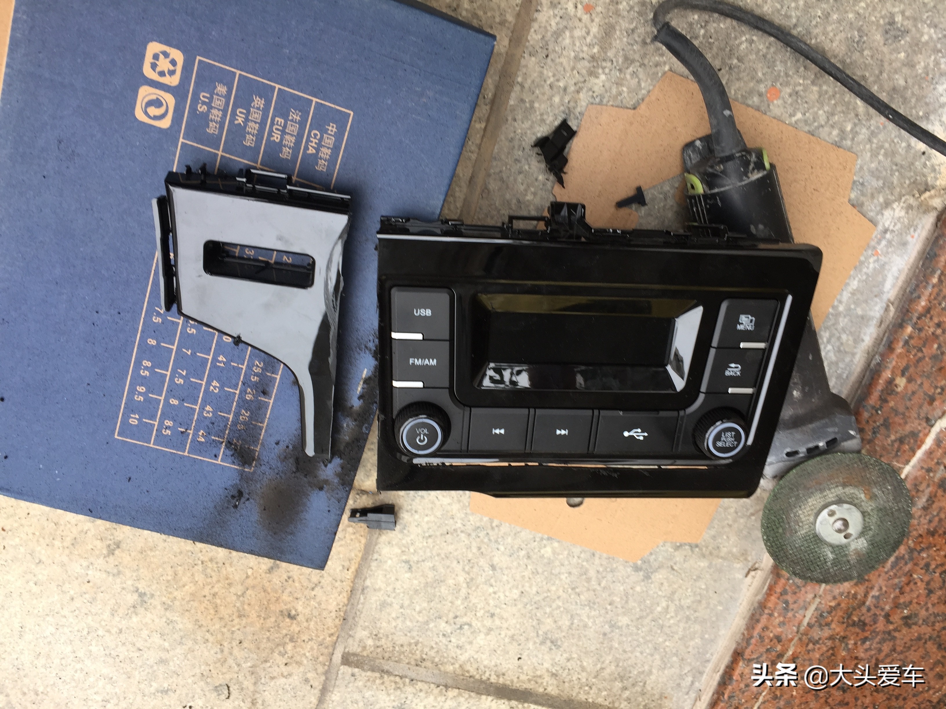 12年奔奔mini换收音机,12年二手奔奔mini