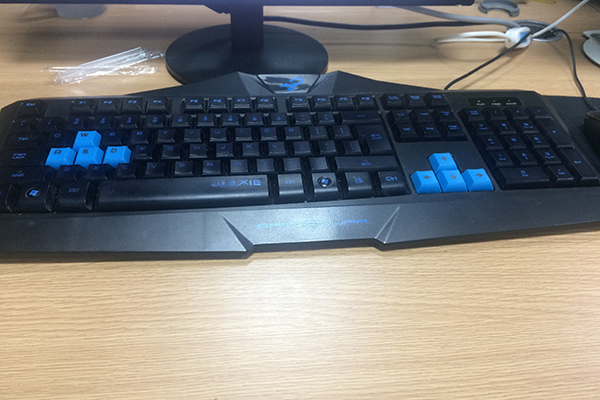 手指上有包一按就疼怎么办,手指上有小包一碰就疼是怎么回事