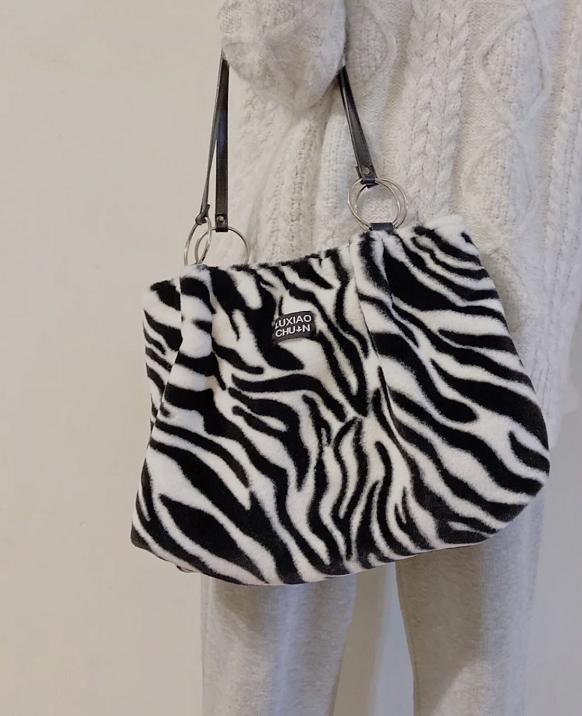 秋冬新款2023潮款包包推荐,今年最流行百搭冬款包包推荐