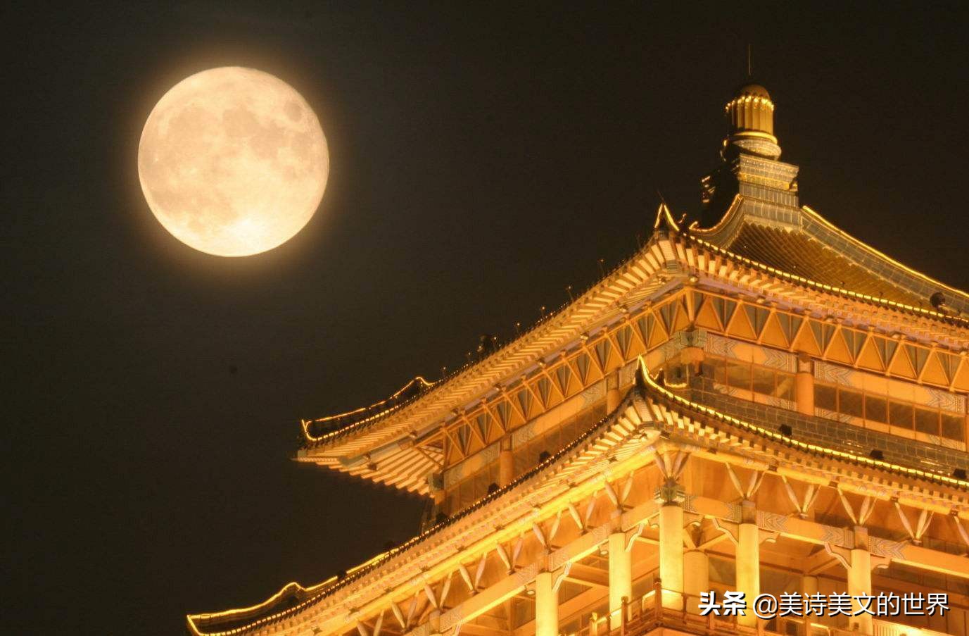 杜牧的两首奇诗，写花不用一个花字，写月不用一个月字，小杜够牛