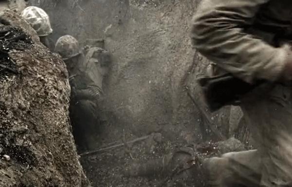 八路军穿上鬼子的防化服骗过鬼子,八路军穿着日本军装骗过鬼子