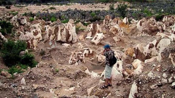 靠卖“鸟粪”一夜暴富的岛国，在“鸟粪”耗竭后走上了犯罪的道路