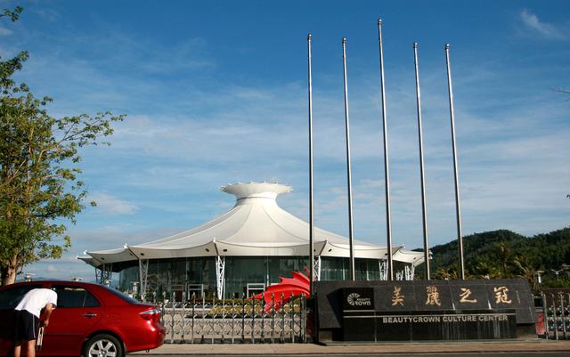 三亚美丽大树七星酒店多少钱一晚,海南三亚美丽之冠大树酒店简介
