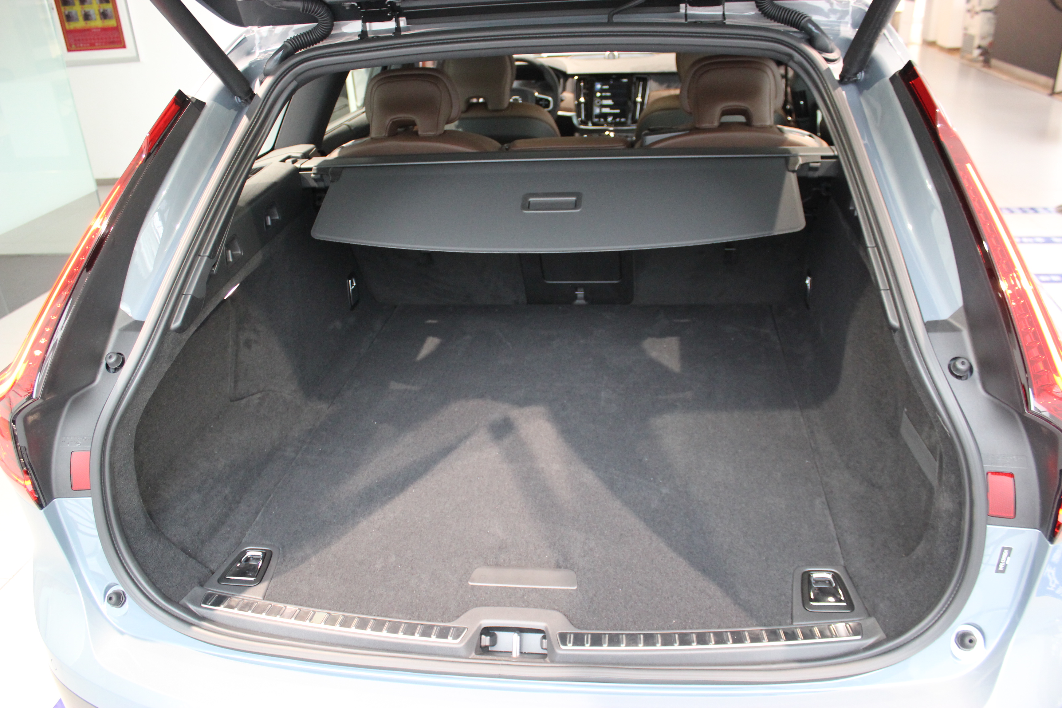 v90沃尔沃最低价,v90沃尔沃亮点