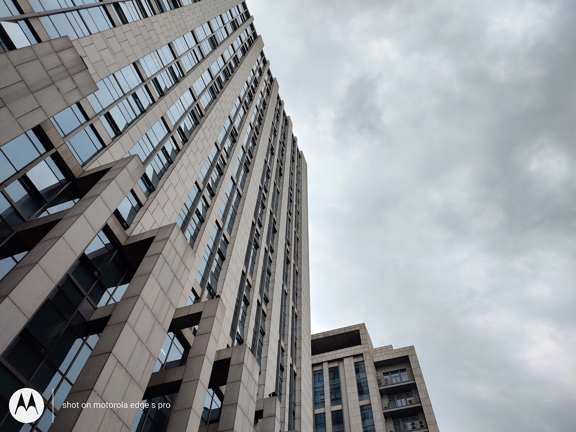 摩托罗拉edgespro混合变焦,摩托罗拉手机edgespro50倍变焦