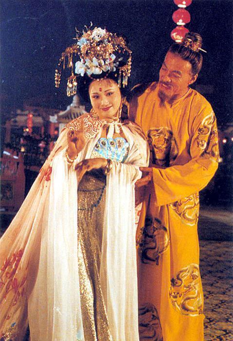 90年代女歌手林芳兵,林芳兵周洁哪个更美