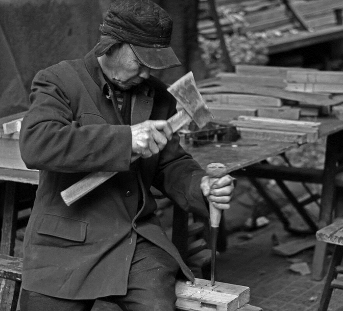 “师父”是“师父”，“师傅”是“师傅”，不是一回事，别用错了