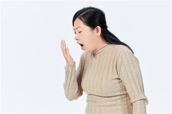一张嘴就有异味是怎么回事,一张嘴就有口臭味怎么办