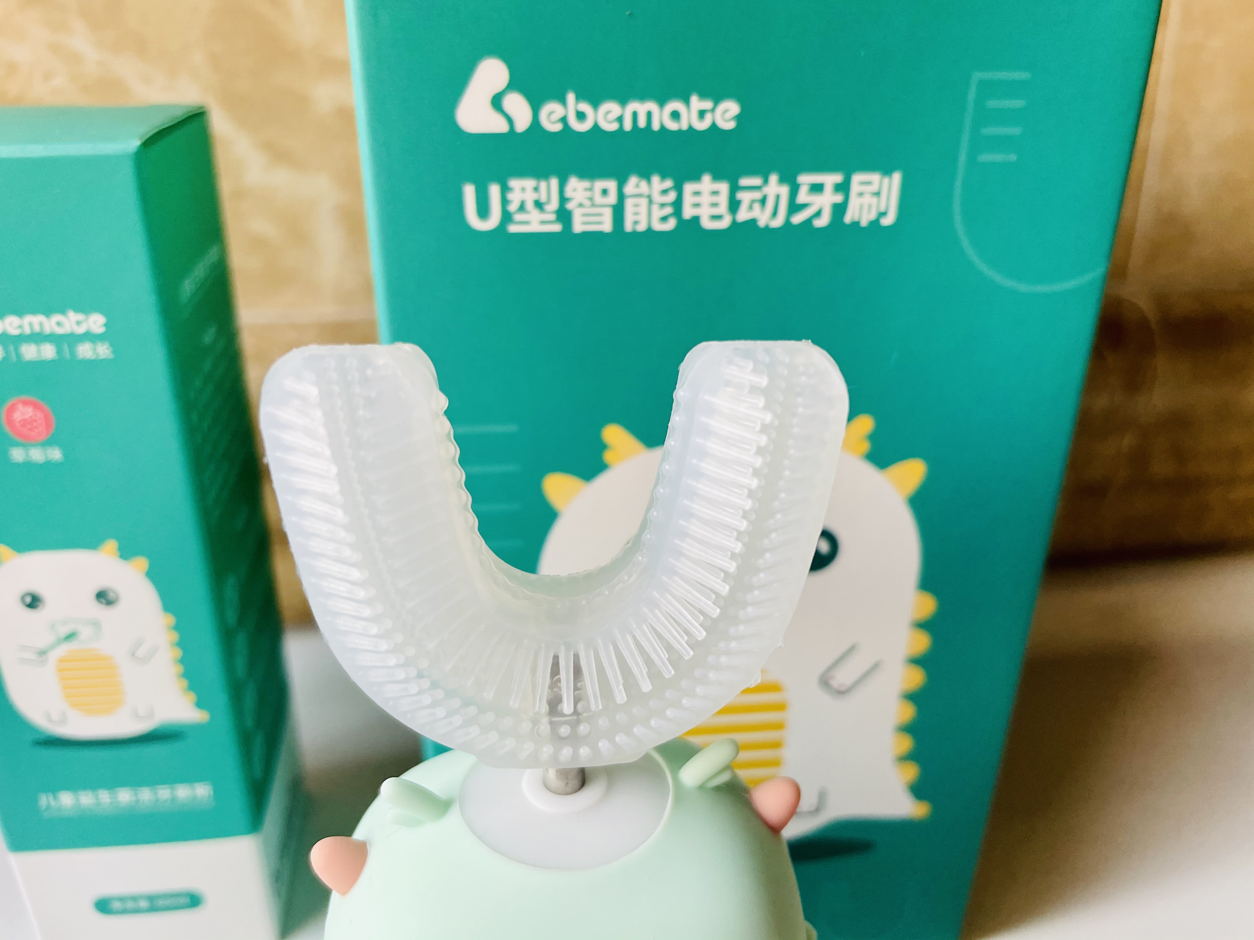 三岁孩子小黑牙父母无知惹的祸,2岁孩子黑牙齿