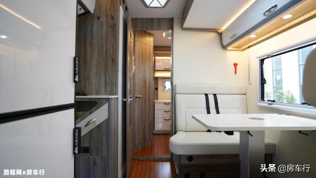 持久续航+超大独立厨卫区，新款霍夫勒启翔后全拓房车