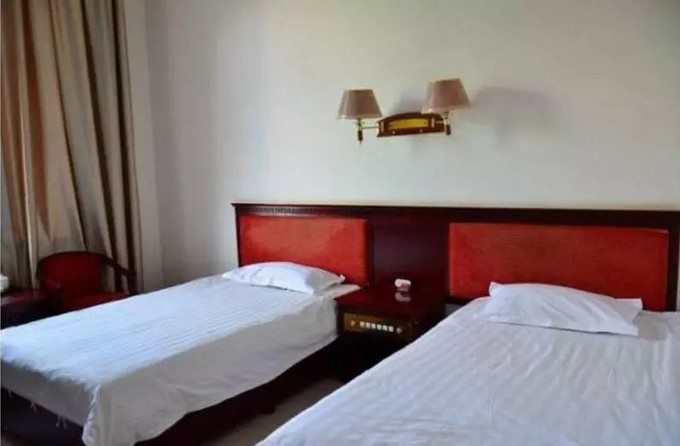 去额济纳旗胡杨林旅游攻略,额济纳旗旅游住宿全攻略