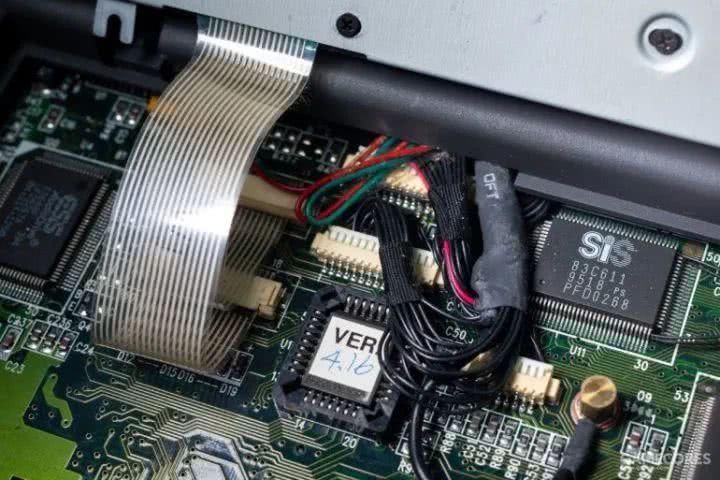 一百多块买个26年前的笔记本，我改了改，还能上网