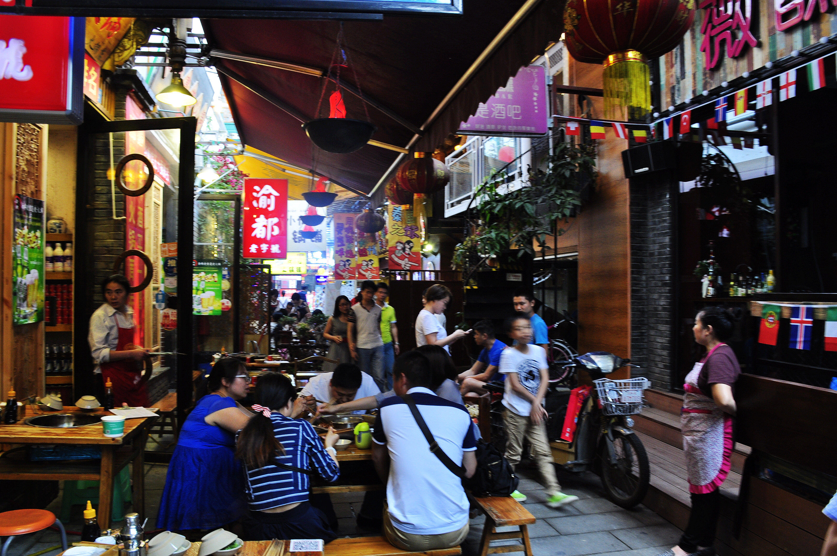 冷淡杯川夜啤酒,冷淡杯氛围