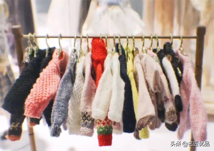 怎么用不要的衣服给玩偶做裙子,怎么给小玩偶做好看的小裙子