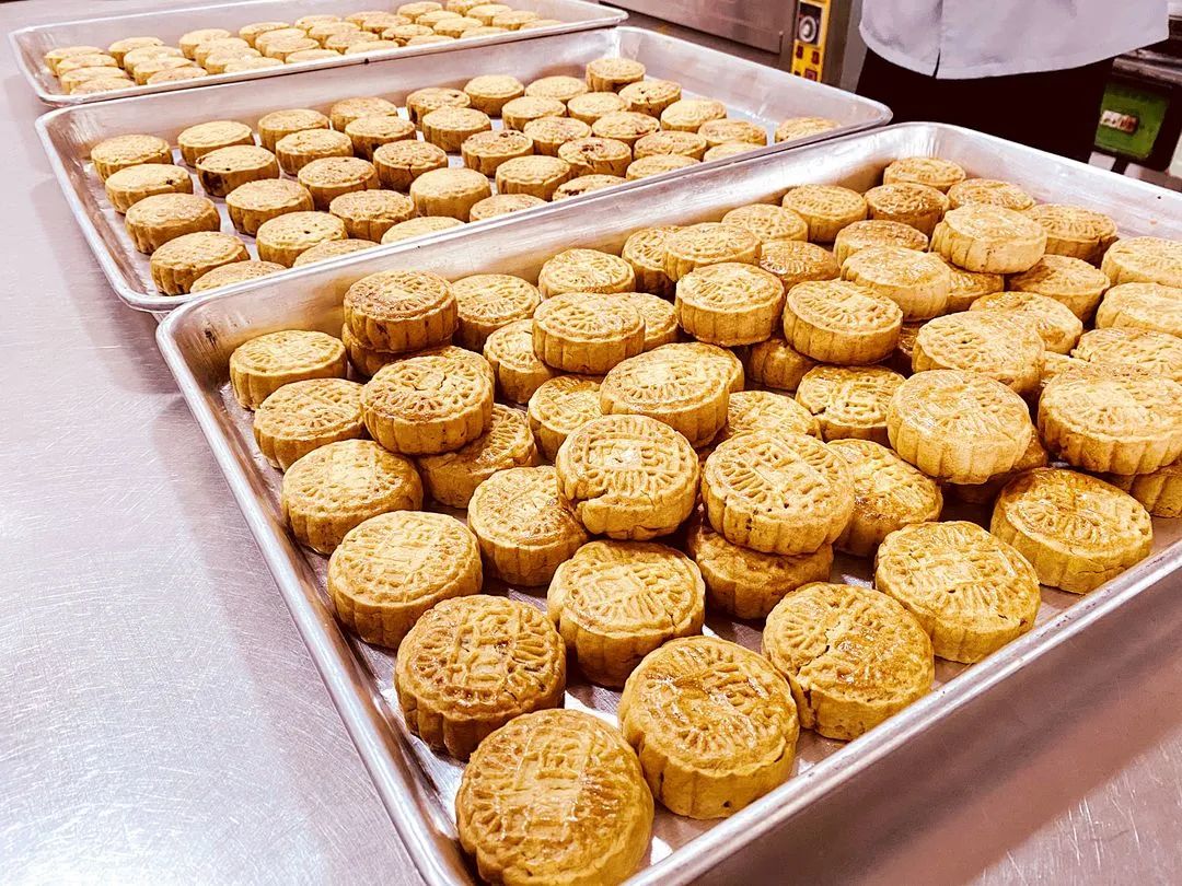 月满中秋，爱在“金苹果”——泾川收费所自制月饼情满一线暖人心