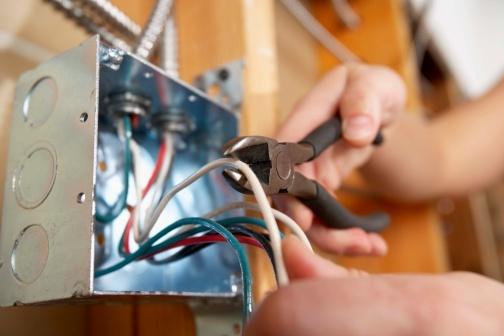 家用电线坏了怎么补救,家装的电线坏了怎么检修