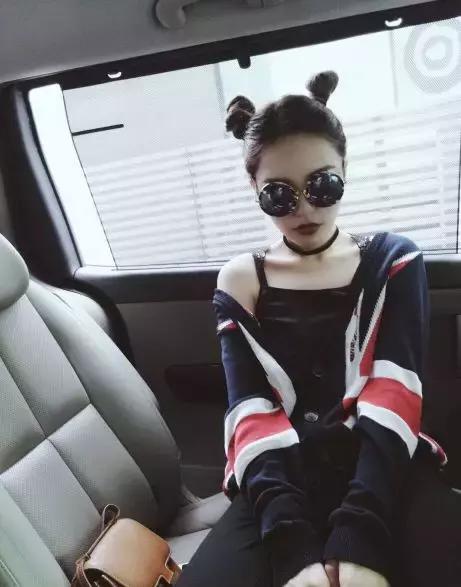 女生发型披头的,女孩子不要再披头散发了