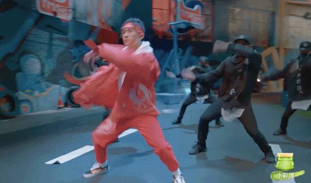 肖战和易烊千玺谁火,易烊千玺香港有多火