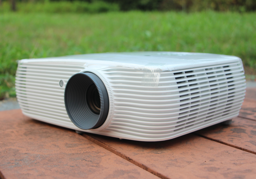 实用才是大面子，100吋无屏电视来啦-AcerH5382BD投影机测评