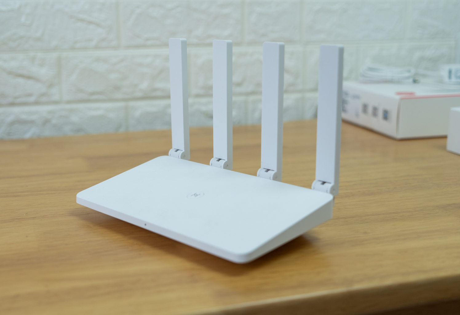 华为3.0路由器,可以手机控制的华为吸顶式路由器