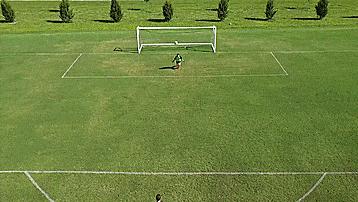 初学者足球点球技巧,五个初学者必会的足球基本技巧