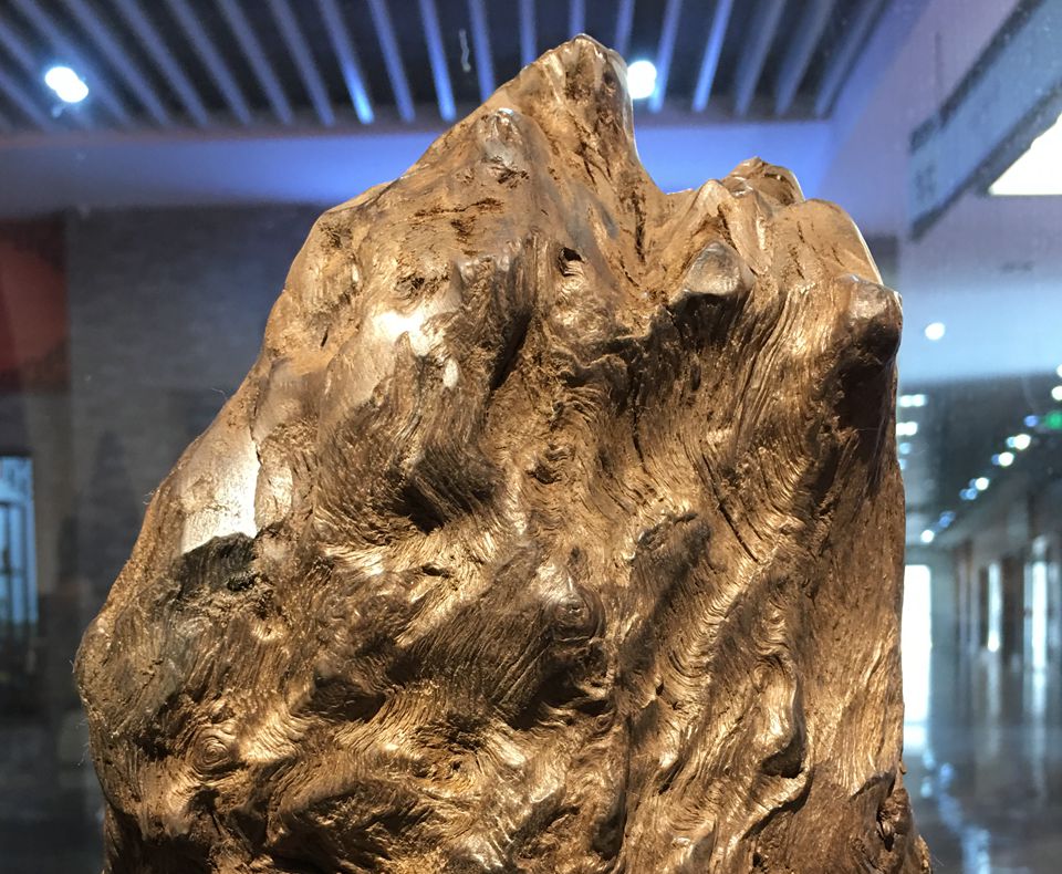 金丝楠阴沉木和黄花梨哪个好看,黄花梨贵还是金丝楠木阴沉木贵