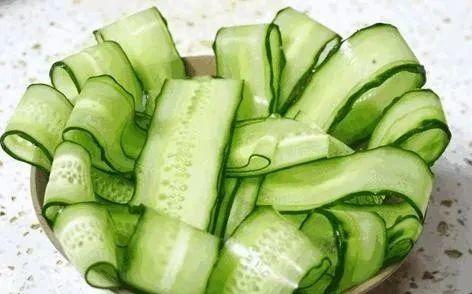 早晨脸部浮肿快速消肿,老人早晨起来脸部浮肿怎么回事