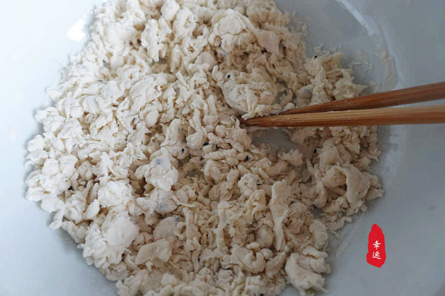 家庭简易版煎饼果子很美味呦,煎饼的做法家庭版薄脆