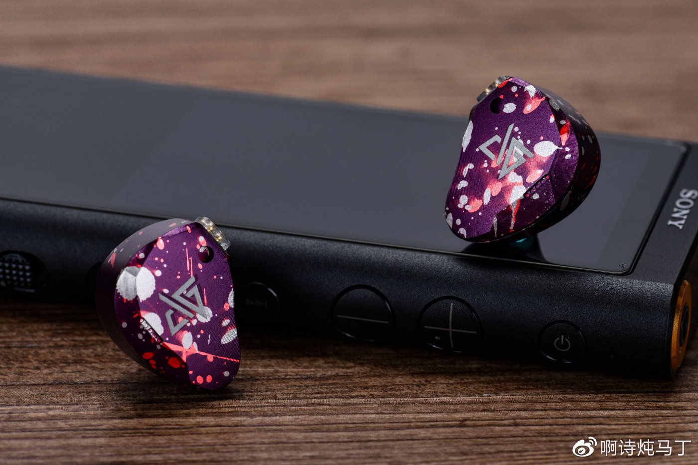 视觉系大师，声音是否也好听？—徕声RT-3三单元圈铁耳机