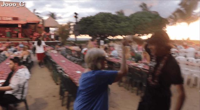 最甜分手看哭3千万人，转头与75岁基友妈妈结婚，“我是你爹”