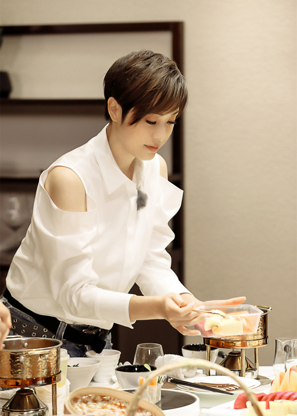 陈法蓉的短发既有帅气也有女人味,陈法蓉以前的短发是多少年前的