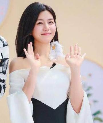 小眼睛大圆脸女生适合的发型,小圆圆脸适合什么发型