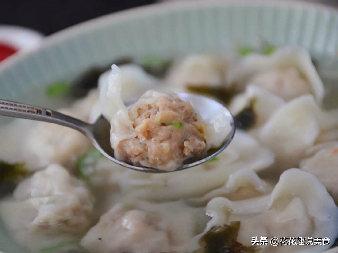包馄饨肉馅用什么调,包馄饨怎么包出来比较皮薄好吃