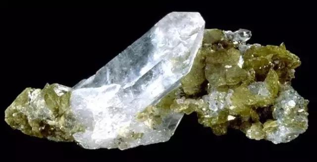 常见岩浆岩识别记录表,常见岩浆岩的认识和鉴定实验报告