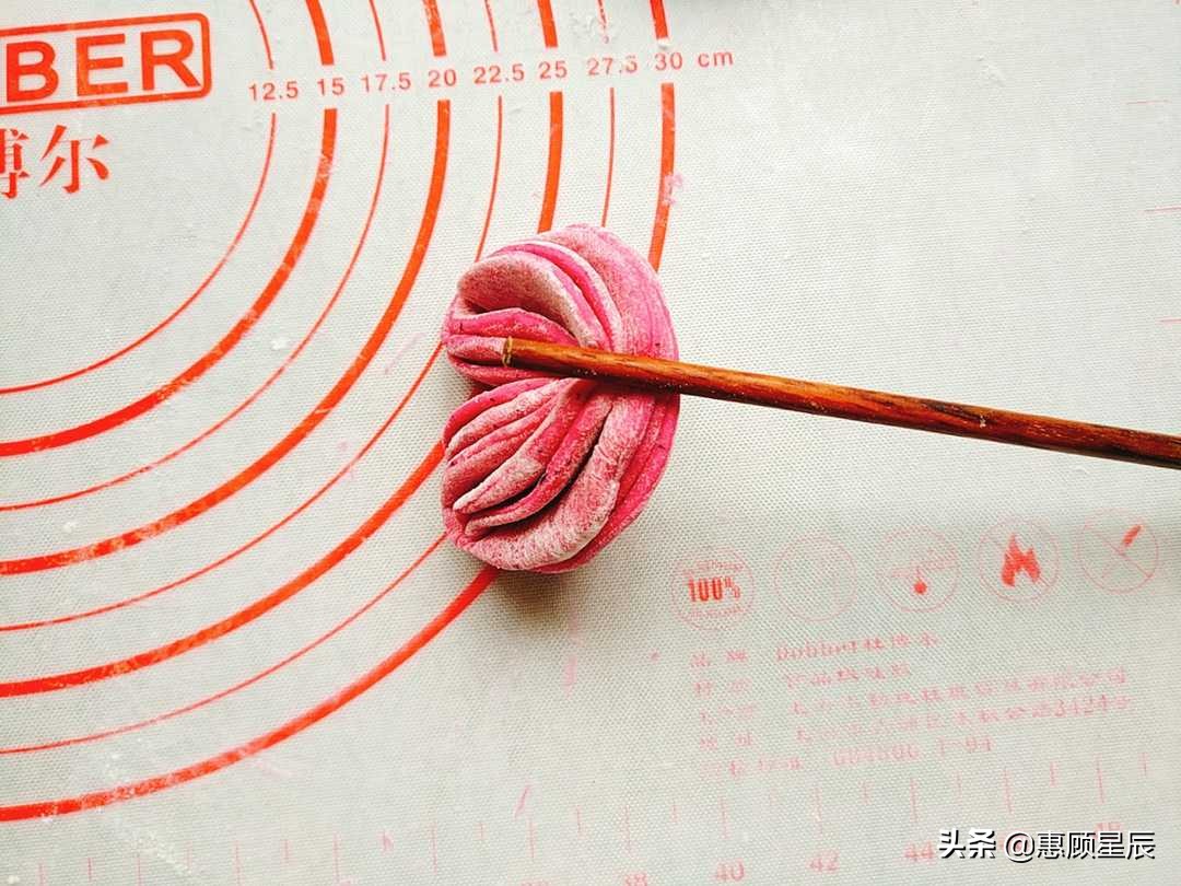 火龙果加鸡蛋加面粉做什么好吃,火龙果直接加面粉做好吃的