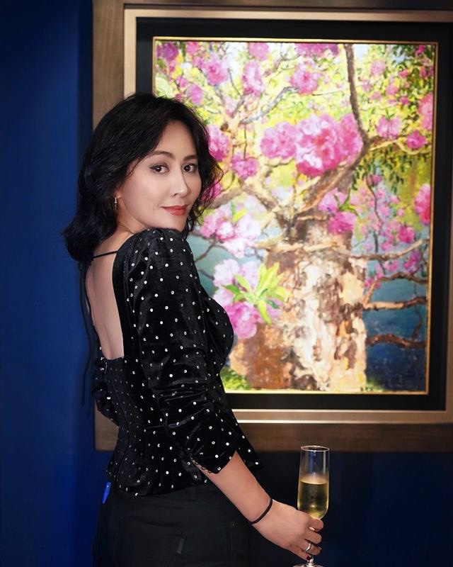 刘嘉玲收藏的王冠是多少钱,刘嘉玲的古董皇冠