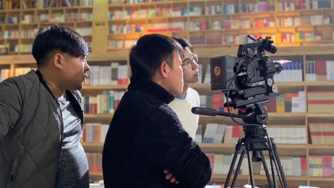 我们采访了歪嘴战神本人，并问了他当赘婿到底是什么感受