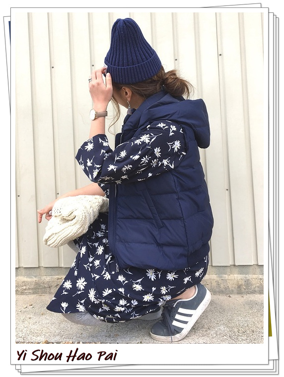 黑色的棉背心外套怎么搭配,海军蓝羽绒