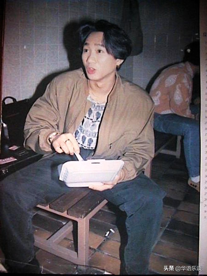 beyond成员用的吉他,beyond成员再现经典光辉岁月