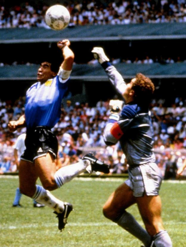 马拉多纳50个经典过人,马拉多纳绝世无双