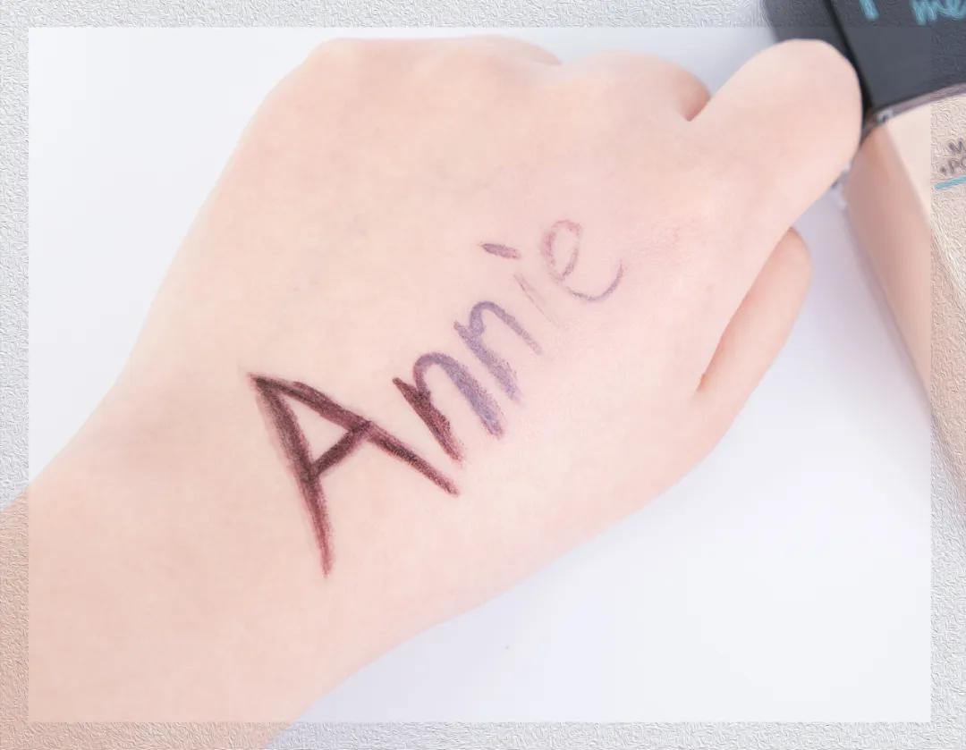 8小时实测11瓶网红粉底液，干皮、油皮、痘痘肌照着买就对了！