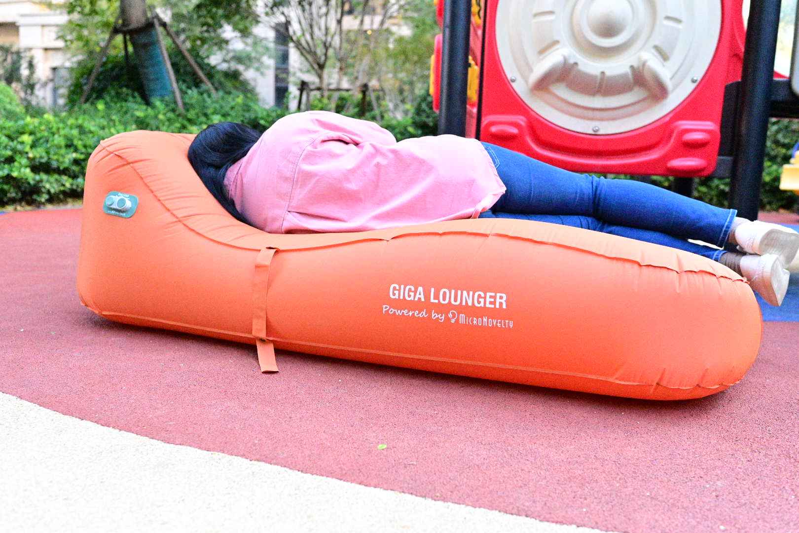 把床装进包里,想躺就躺!反射镜面充气床