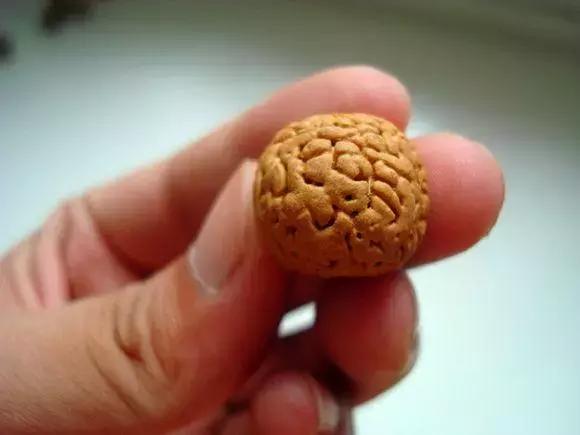 脑纹桃核手串的正确盘法,脑纹桃核怎么挑选