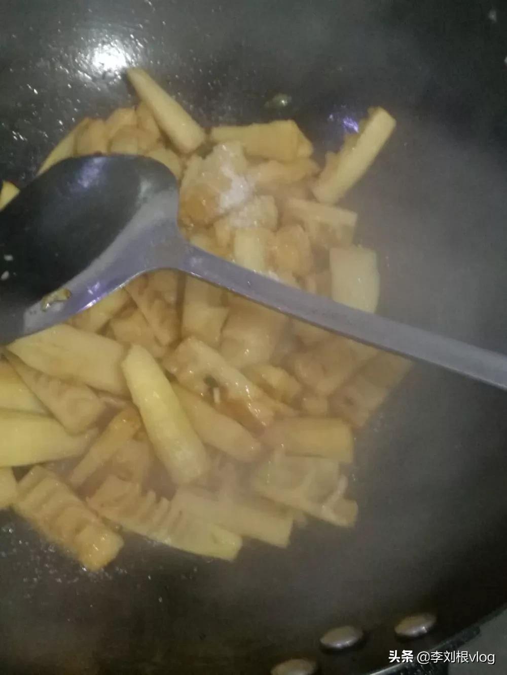 泡椒竹笋的做法简单好吃,竹笋雪菜做法简单又好吃