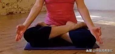 一个动作打通所有十二条经络,如何坐着打通全身经络的最好方法